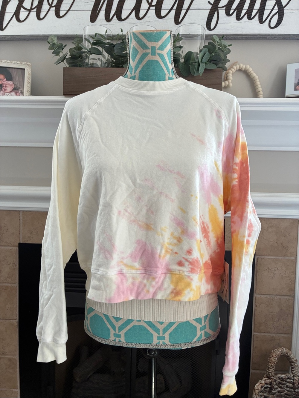 Small Electric & Rose Raglan Sweatshirt NWT